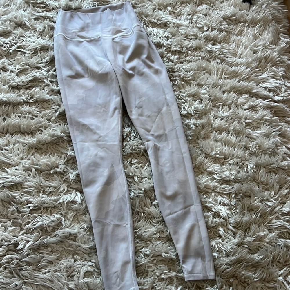 Alo 7/8 camo leggings